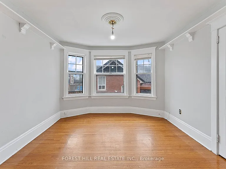 36 Arnold Cres #UPPER — Photo 10