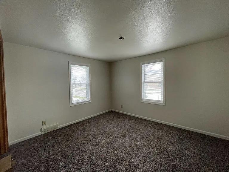 203 Highridge Ave — Photo 5