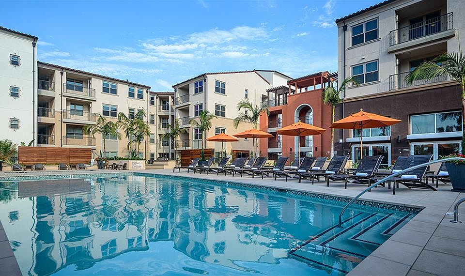 Reata Oakbrook Village 24391 Avenida De La Carlota Laguna Hills CA