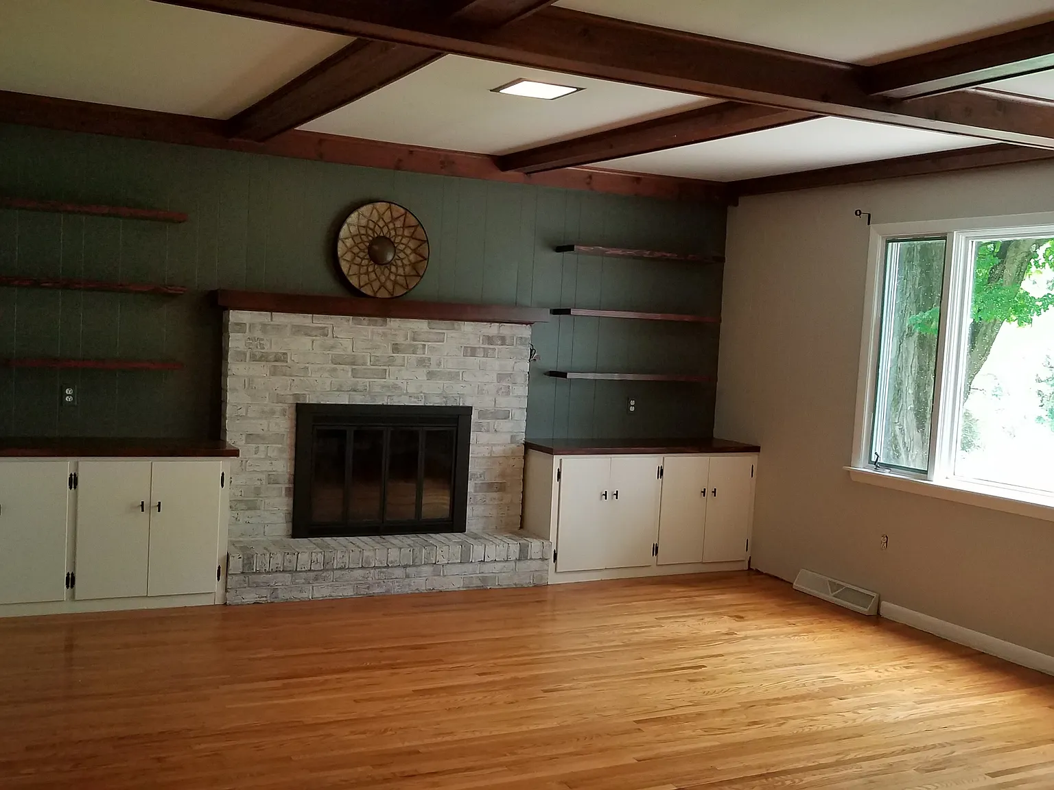 3 bed, 1.5 bath, 1772 sqft, $1,950 — Photo 2