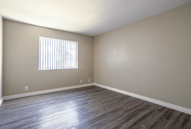 Raintree Apartments — Photo 22