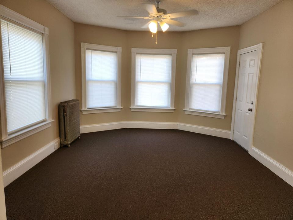 1st image of 999 Roosevelt Ave Floor 2