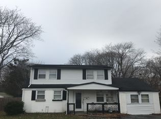 1604 N Gardiner Dr, Bay Shore, NY 11706