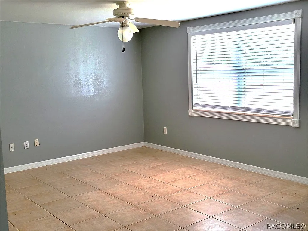 2 bed, 1.5 bath, 880 sqft, $1,300 — Photo 4