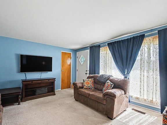 5th image of 335 Preston Dr