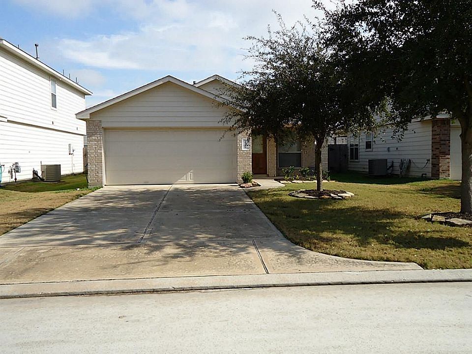 1st image of 20210 Stonegrove Ct