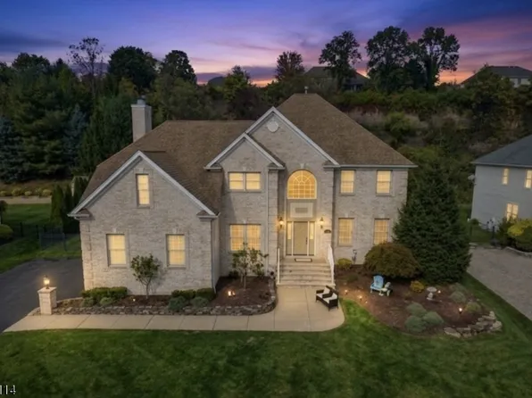 107 Hamilton Trl, Totowa Boro, NJ 07512