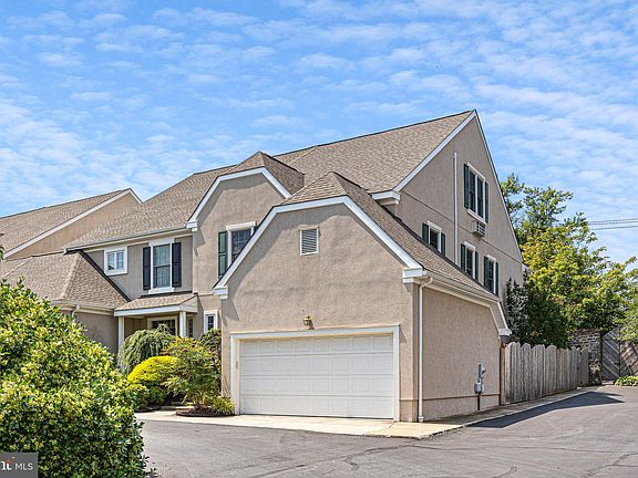 2nd image of 2111 Gilpin Ave