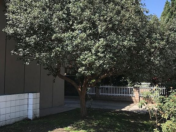 3rd image of 10840 Camarillo St APT 3