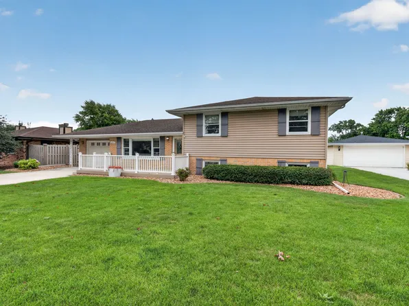 1817 Root St, Crest Hill, IL 60403