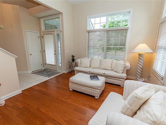5th image of 1315 Fieldstone Ct