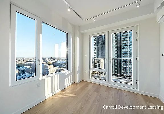 3rd image of 931 Carroll St #1605