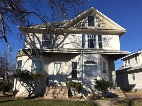 124 W 7th Ave, Mitchell, SD 57301
