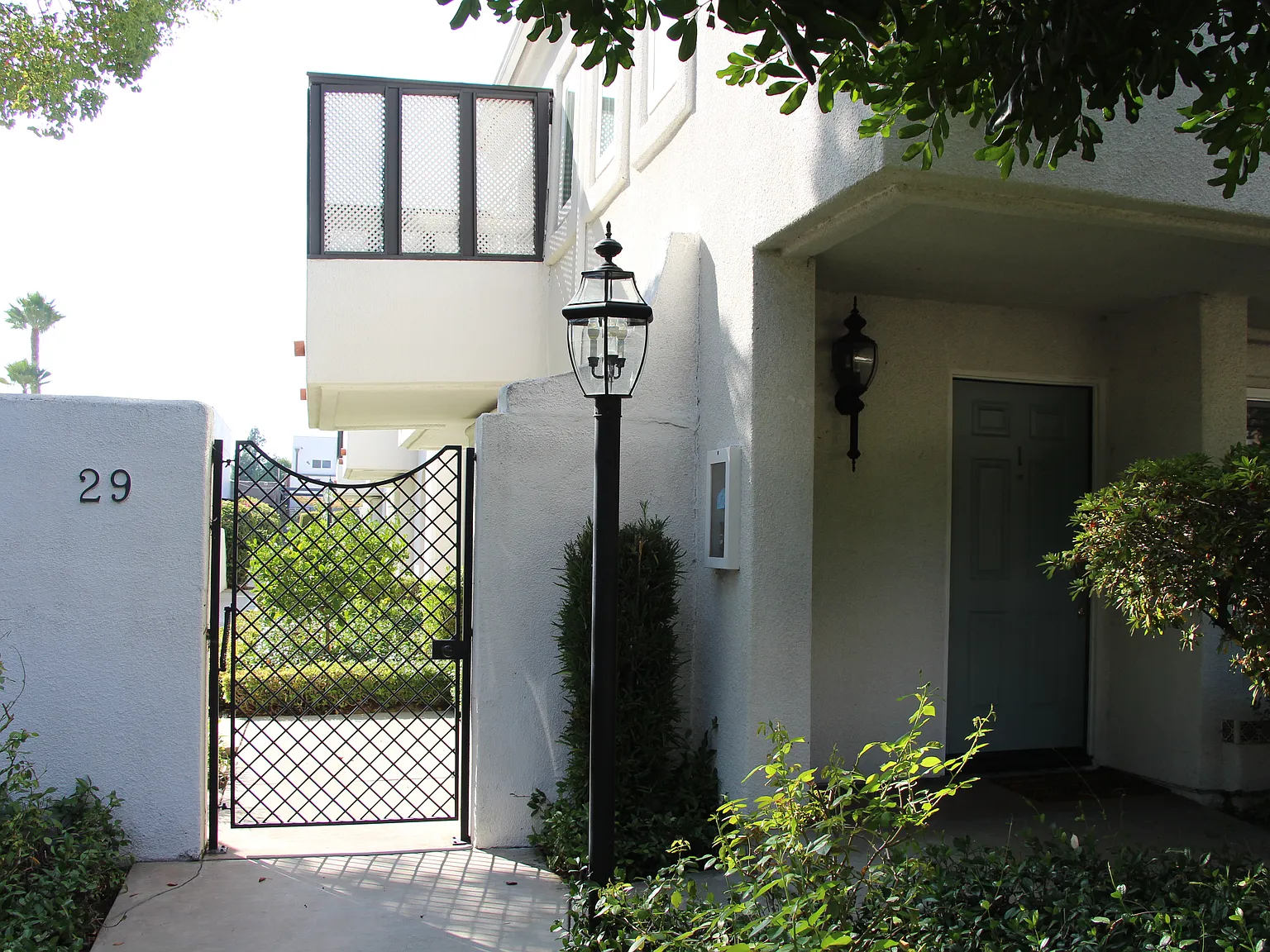 2 bed, 1100 sqft, $3,750 — Photo 1
