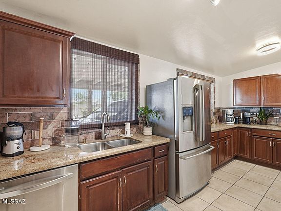 4th image of 7457 E Beverly Dr