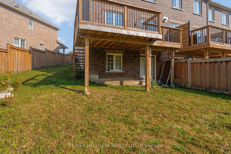 Ajax Townhouse for rent - 3 Bedrooms — photo 37