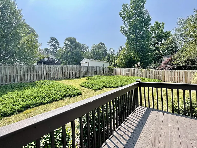 80 Lakeview Dr E — Photo 30