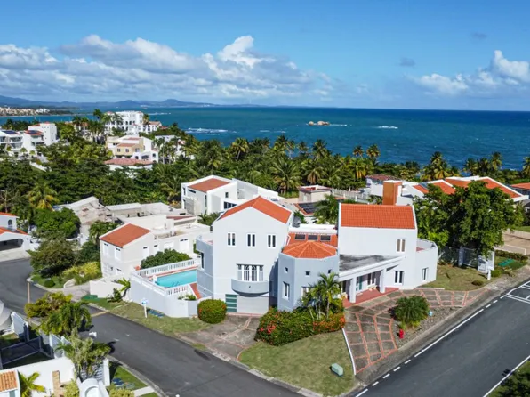44 Surfside Rd, Humacao, PR 00791