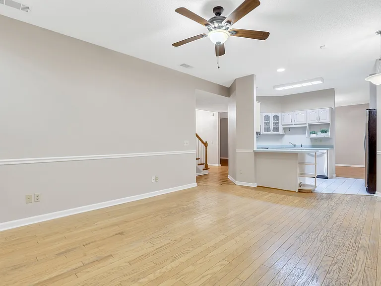 123 Companion Way — Photo 15