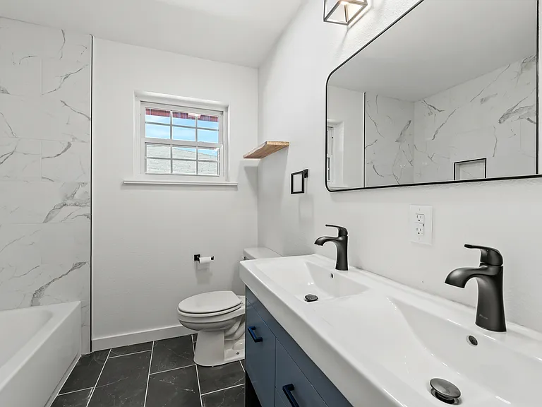 6638 Aintree Cir — Photo 11