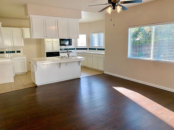 5th image of 2857 E Deyoung Dr