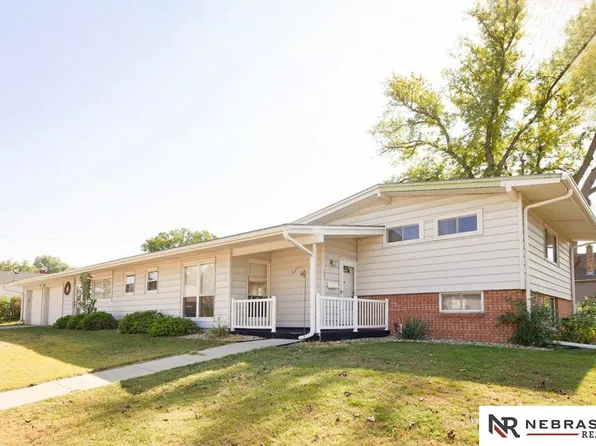 2401 S 41st St, Omaha, NE 68105