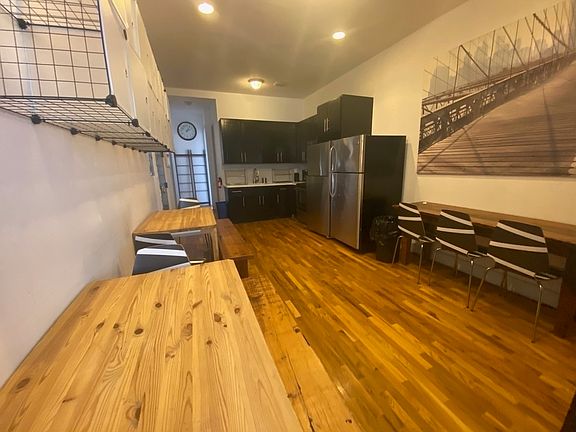 5th image of 527 Marcy Ave #2B