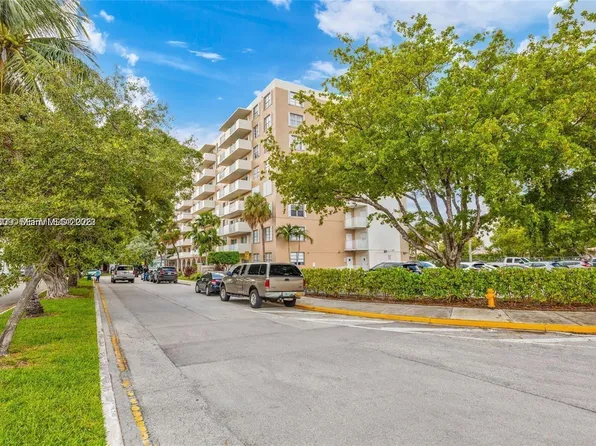 1455 N Treasure Dr Ph H, North Bay Village, FL 33141