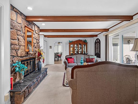 4th image of 20 Durango Way