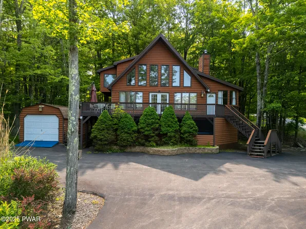 22 Woodridge Dr, Lake Ariel, PA 18436