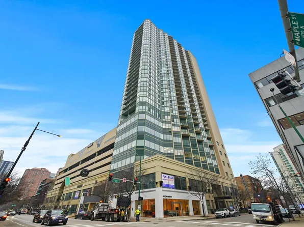 111 W Maple St APT 1510, Chicago, IL 60610