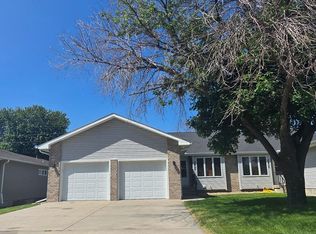 2424 N Howard Ave, Grand Island, NE 68803