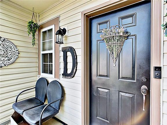 4th image of 17925 Amberwood Ct