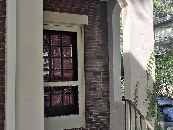 2nd image of 245 N Avalon St