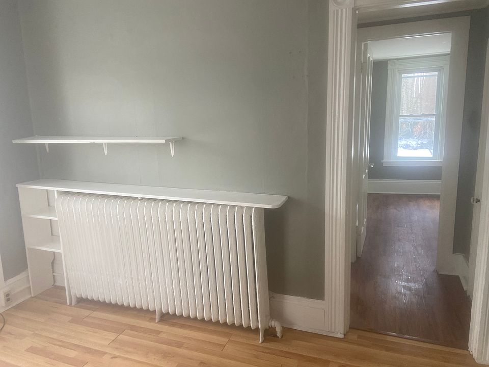 1st image of 35 King St Unit 2