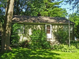 1802 Crocker St, Chesterton, IN 46304
