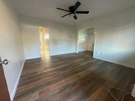 4th image of 12738 Oak St APT 4
