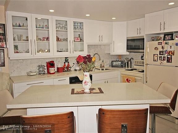 2nd image of 4086 Harwood Dr #F-4086
