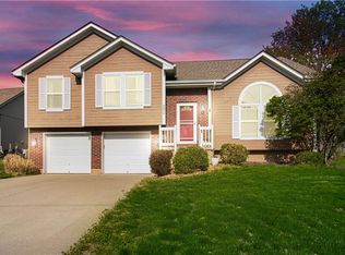 3804 SW Windsong Dr, Lees Summit, MO 64082
