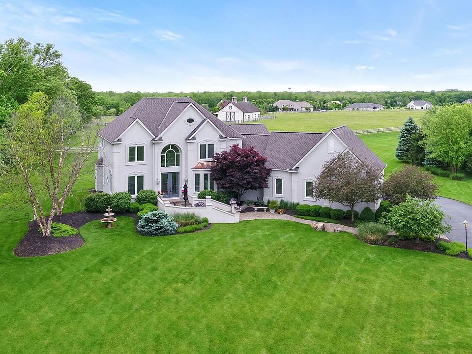 1st image of 450 Trillium Dr