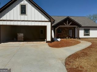 1093 May White Rd, Cleveland, GA 30528