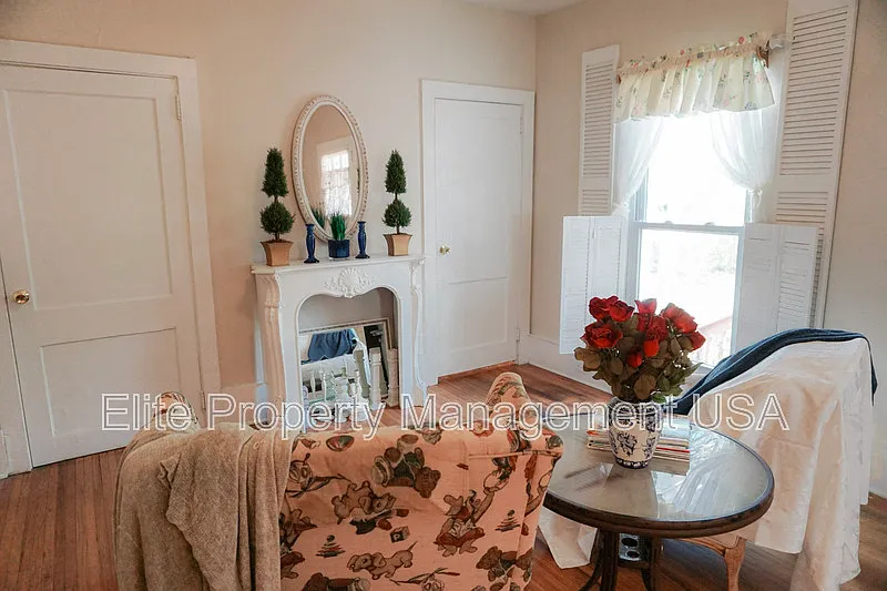 1 bed, 1.0 bath, 1100 sqft, $1,250 — Photo 3