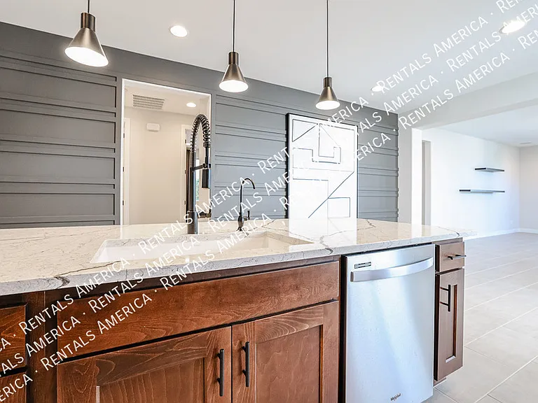 8817 W Luke Ave — Photo 10