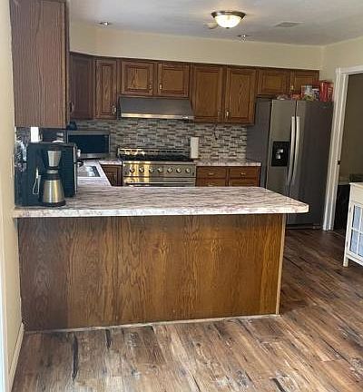 4th image of 6 Schoolhouse Ln