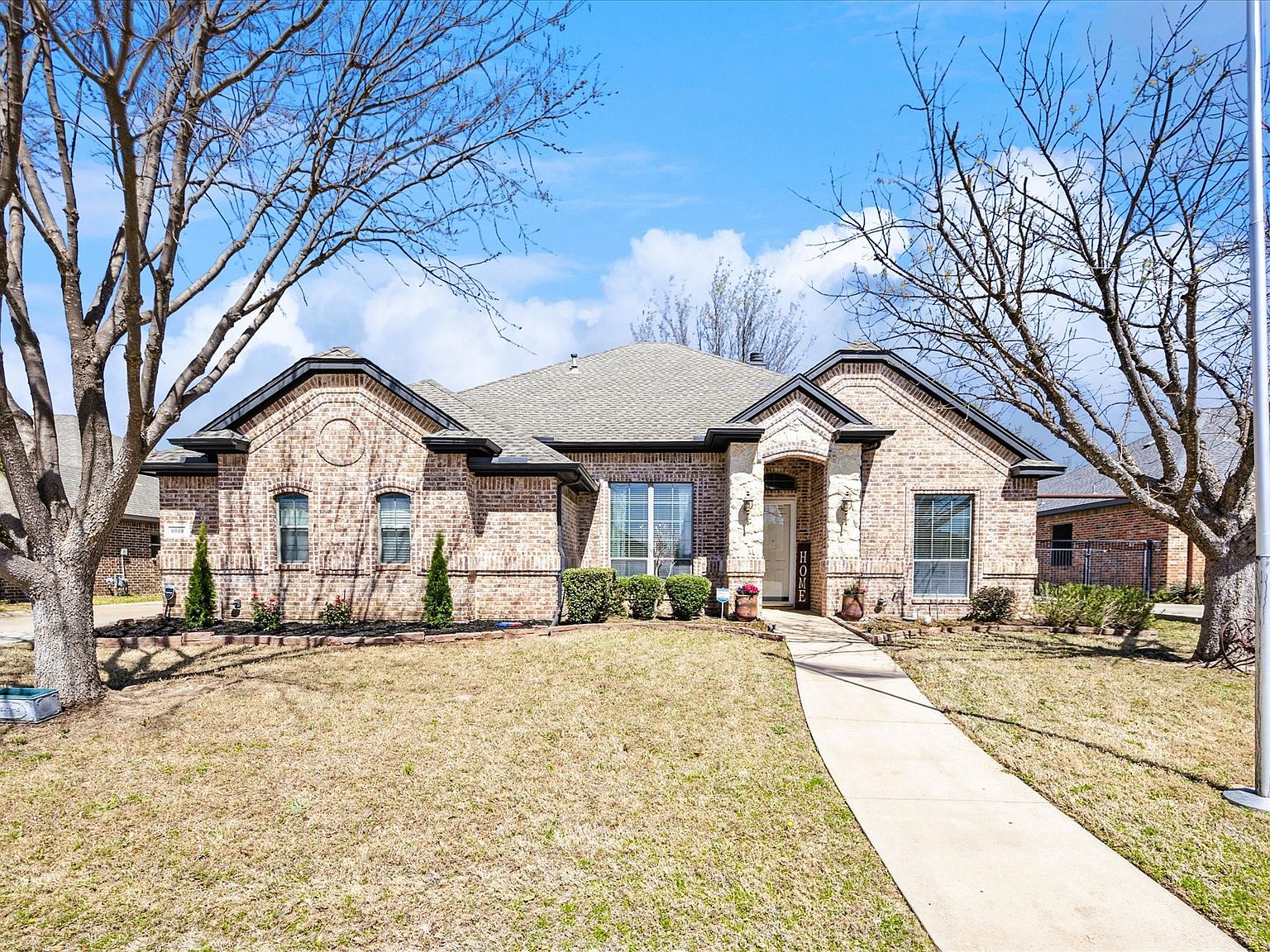 ロムニーハウス 114〜116 8246 S 116th St, Seattle, WA 98178 | Redfin