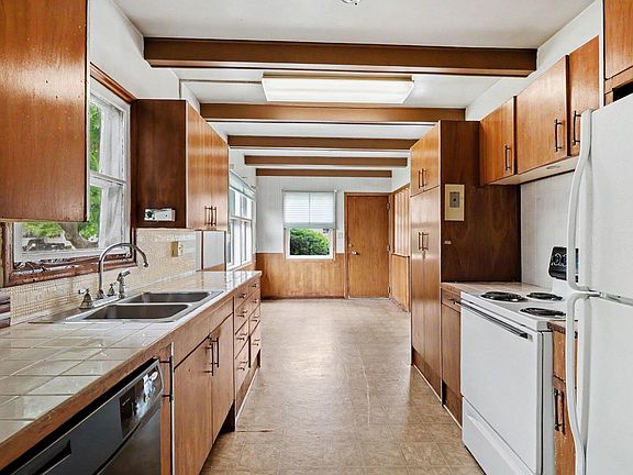 5th image of 2228 Avenue B