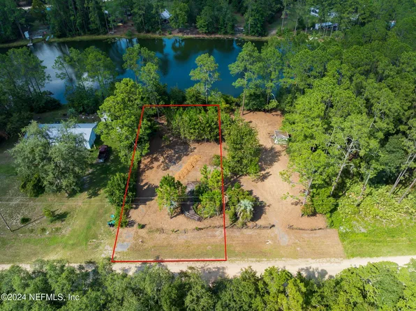 108 HOWARD Drive, Interlachen, FL 32148