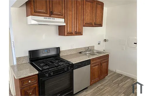 11107 Avalon Blvd Photo 1