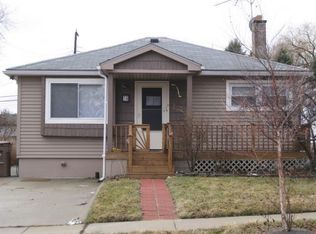 34 E Strathmore Ave, Pontiac, MI