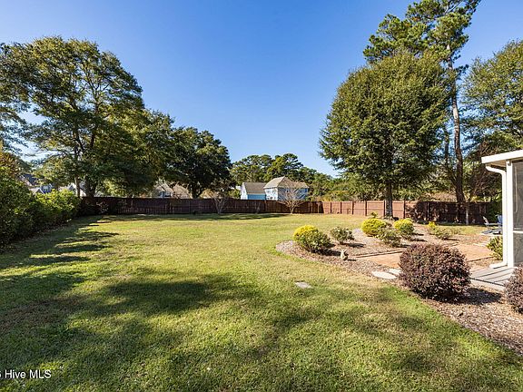 4th image of 401 Ardan Oaks Circle